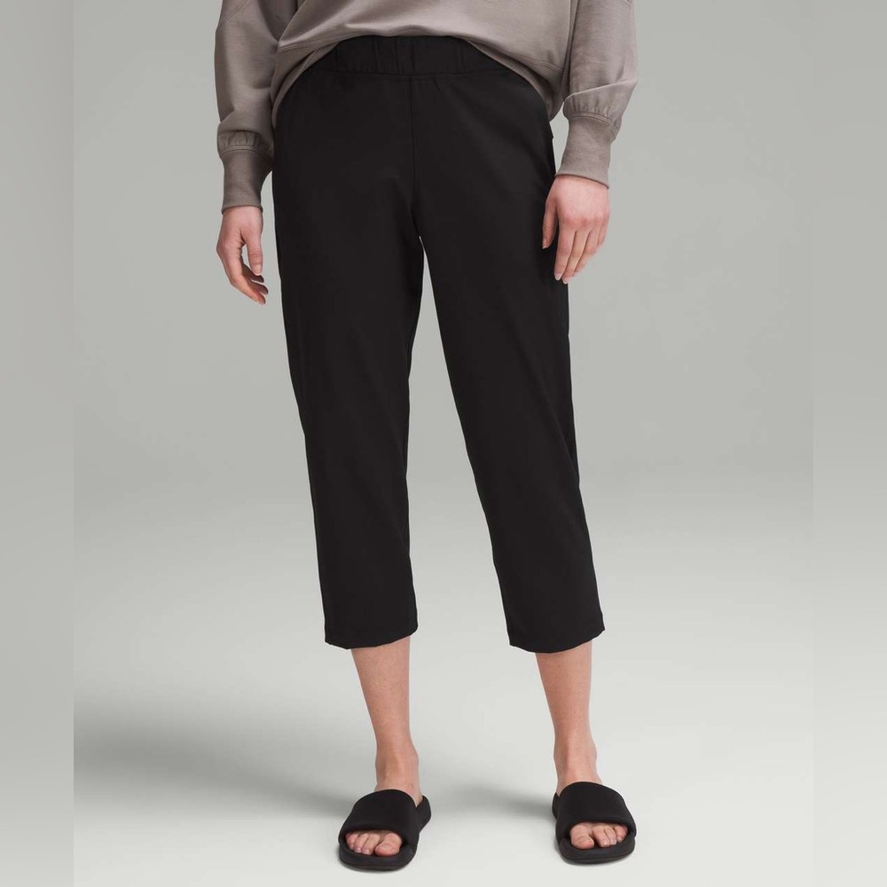 lululemon luxtreme slim-fit pull-on mid-rise cropped pant size 2